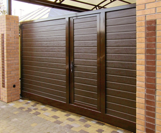 Ворота с калиткой в Беслане