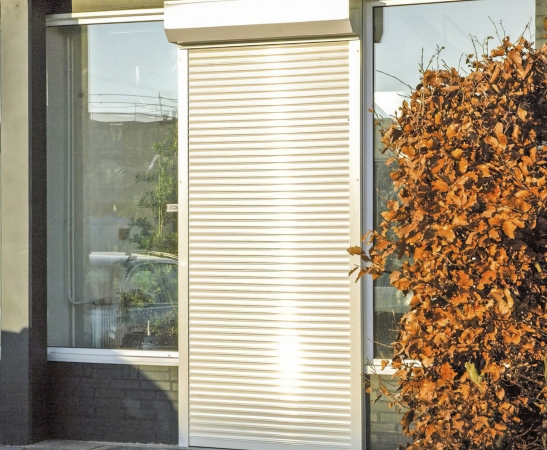 Рольставни на двери в Беслане