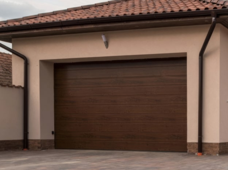 Секционные ворота